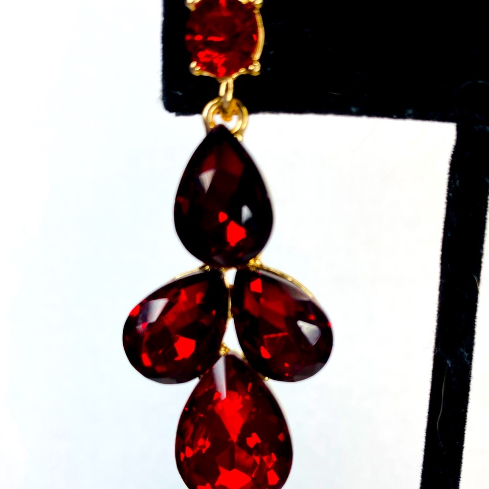 Garnet and Gold drop earrings perfect for Holidays - Picture 2 of 3
